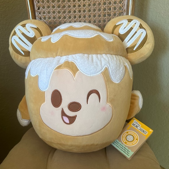 Disney Munchlings Cinnamon Swirl Bun Mickey Mouse Plush - Picture 2 of 9